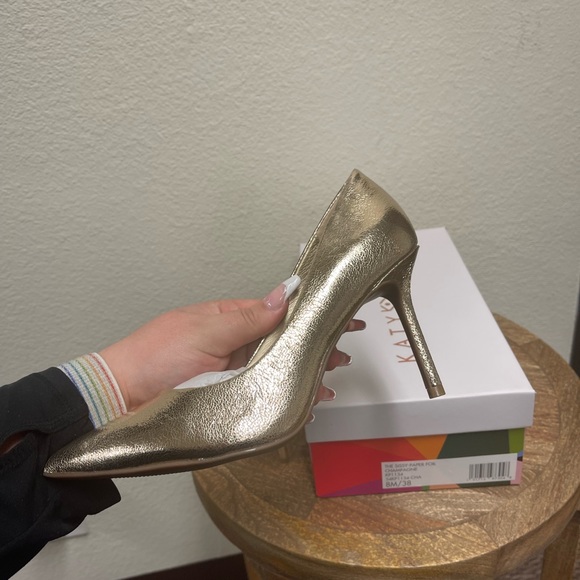 Katy Perry Pointed Toe Pumps - The Sissy in Champagne - Picture 3 of 13